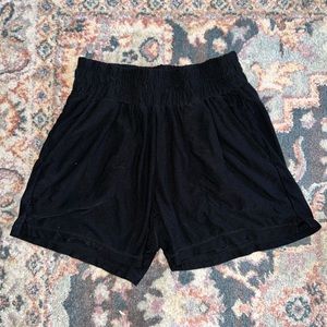 Black active shorts